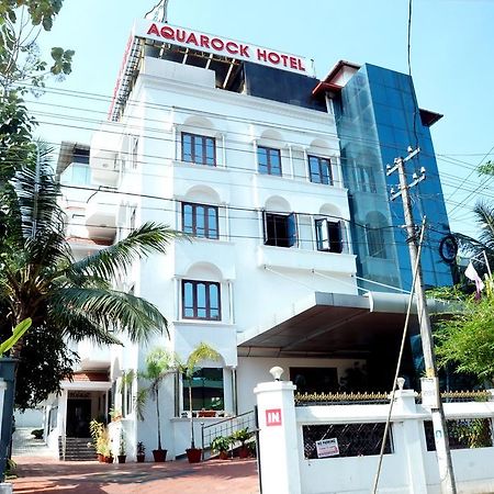 Aquarock Hotel Kazhakuttam エクステリア 写真